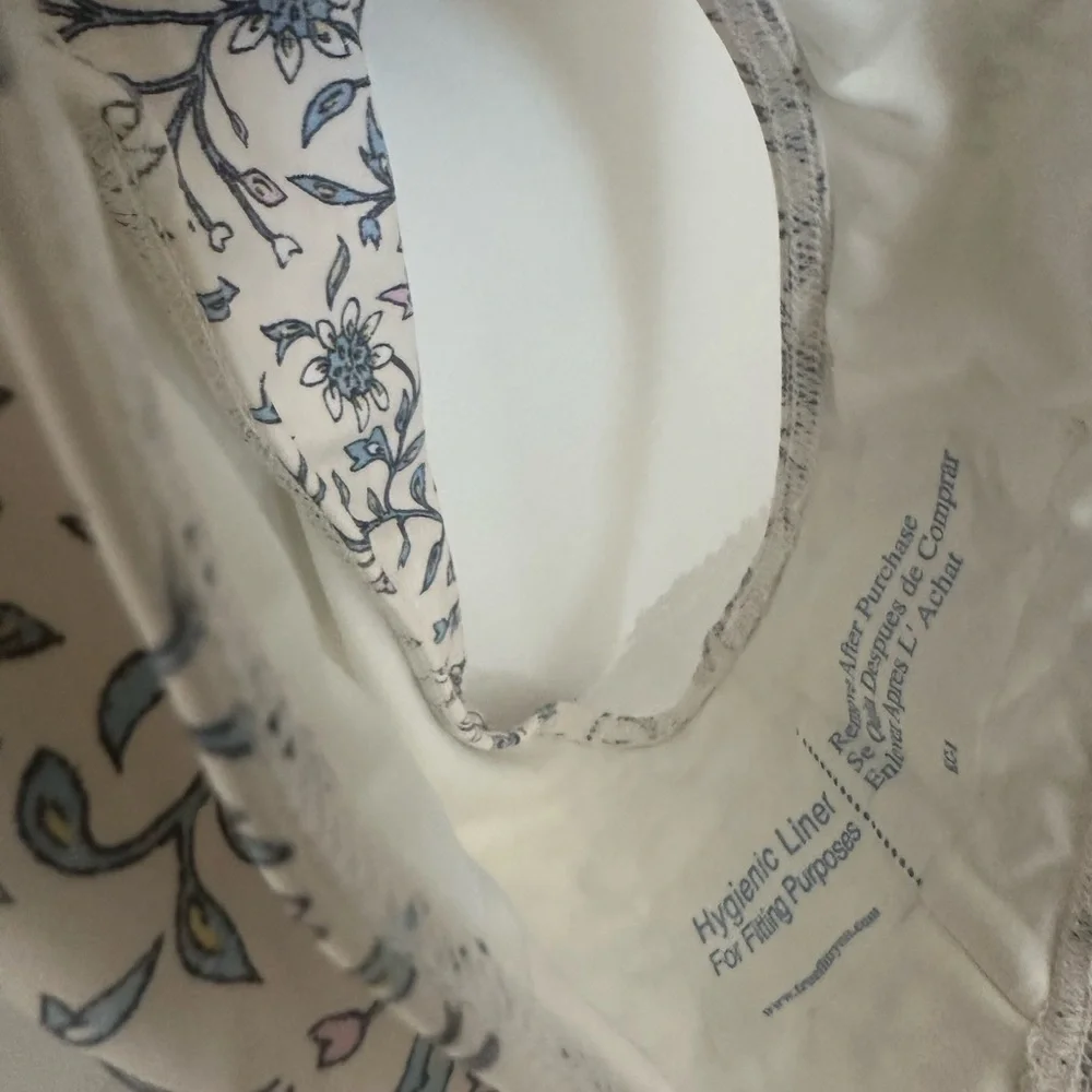 XiRENA Floral Patterned Garment